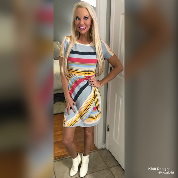 🛍LAST 1! 💕💕Striped Wrap Front Dress! - Picture 2 of 3